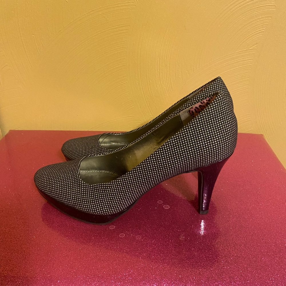 Bandolino heels with platform. Size 8 1/2. Black/white fabric with shiny heel